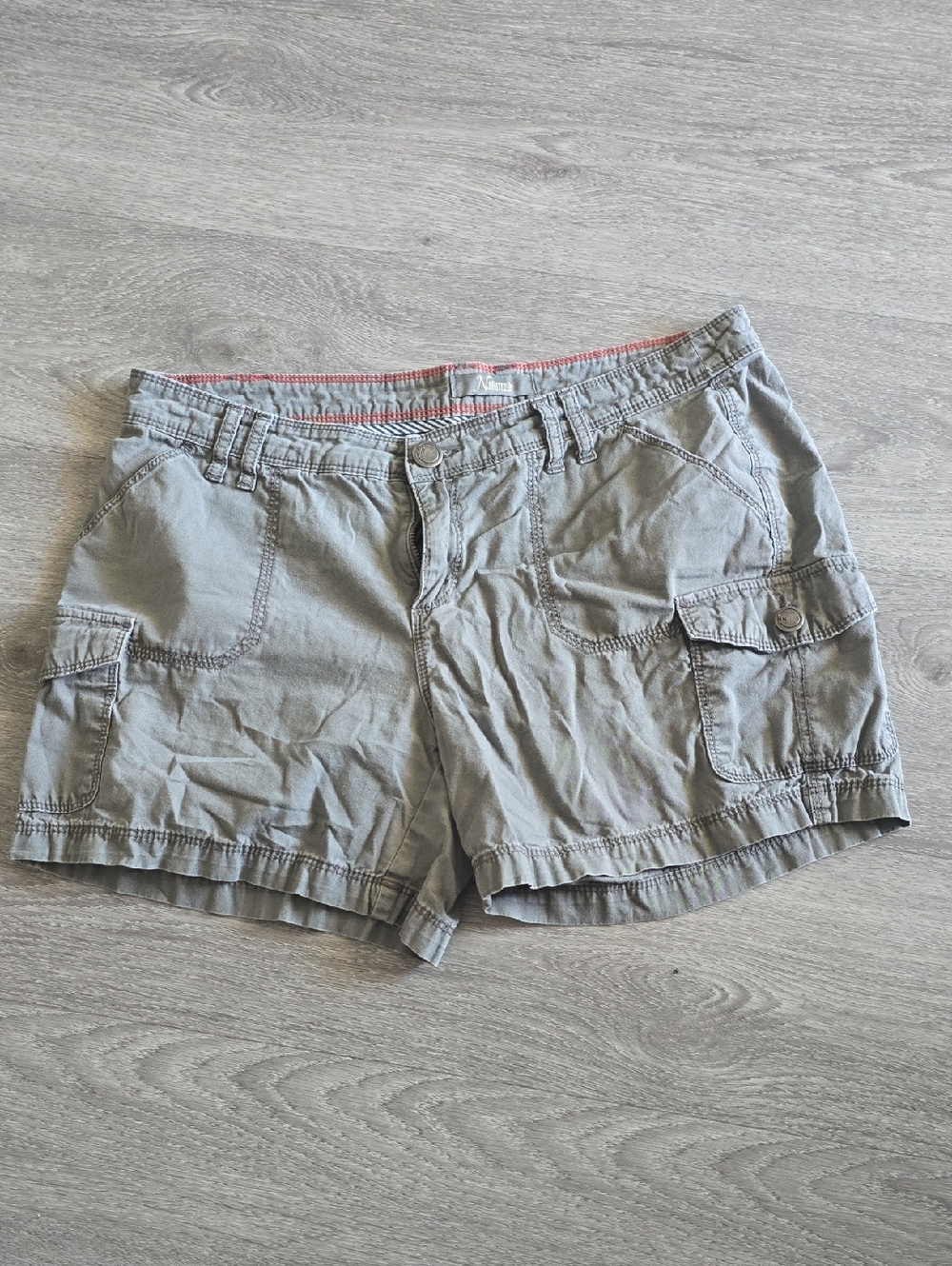 Women’s Casual Cargo Shorts - Light Gray